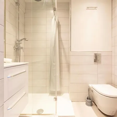 Renting Chez Laurent - 100m Beach Cosy Studio 2pers Center Antibes