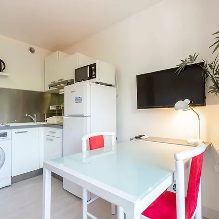 Renting Chez Laurent - 100m Beach Cosy Studio 2pers Center 앙티브